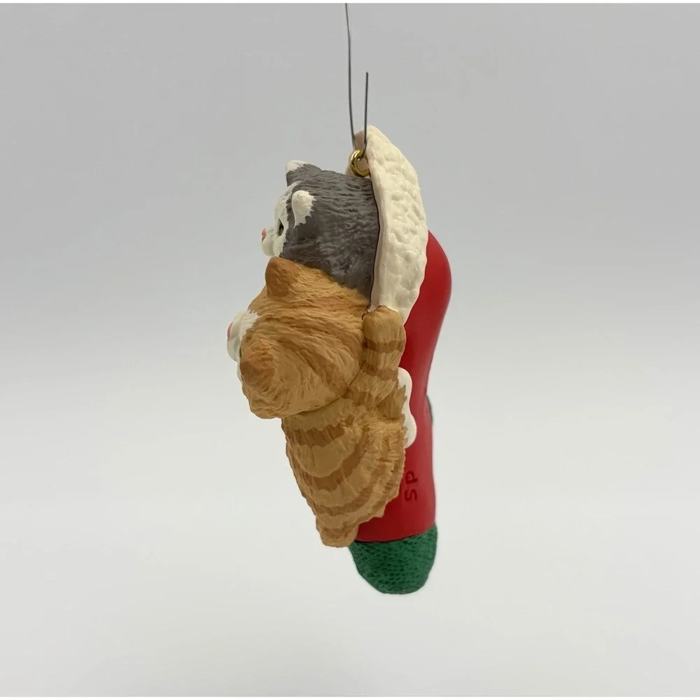 Hallmark Keepsake Ornament Mom and Dad 2001 Cats Kittens Stocking QX8462 Vintage